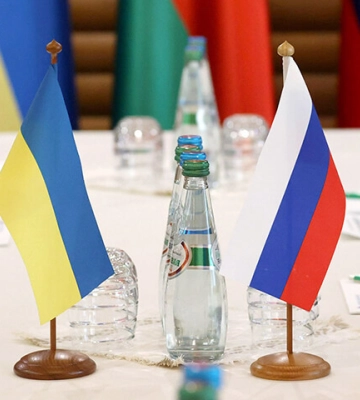 У РФ заявили, що готові до переговорів із Києвом без попередніх умов: у ОП відповіли