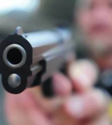 П’яний дебош: у Дніпрі чоловік ледь не застрелив охоронців