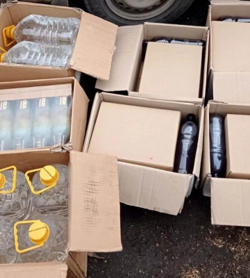 Житель Рівненщини перевозив майже 400 літрів спиртного невідомого походження