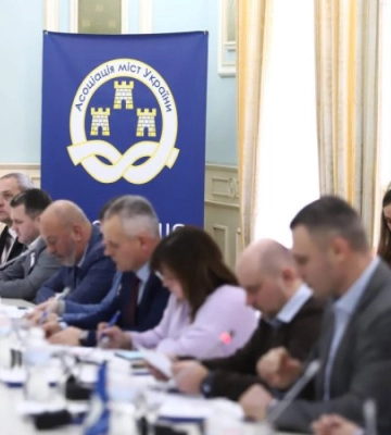 &quot;Нет оснований и вредно для восстановления города&quot;. Ассоциация городов Украины просит ВР не передавать военной администрации полномочия горсовета Чернигова