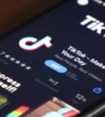 Європейська комісія наказала персоналу видалити TikTok з робочих пристроїв
