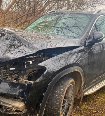 У Луцьку знайшли водія розтрощеного елітного позашляховика