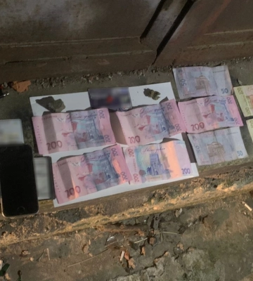 Збував наркотики у густонаселеному районі Ужгорода – підозрюють місцевого мешканця
