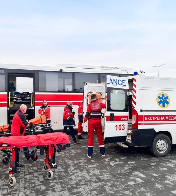 В Ужгород вдруге приїхав евакуаційний автобус з пораненими військовими