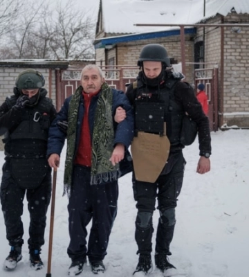 «У мене не було нічого, крім ліхтарика, і я з ним розмовляла»: як війна вплинула на людей віком понад 60 років?