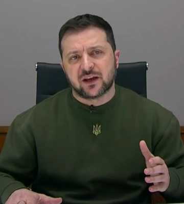 &quot;Схід – тяжко, болісно&quot;: Зеленський зібрав Ставку перед річницею війни