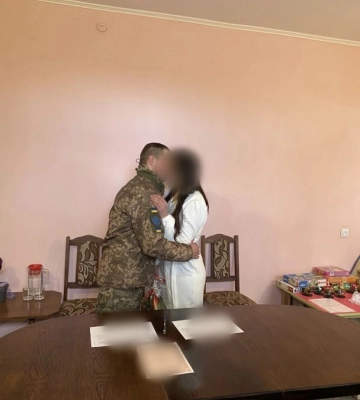 У виправній колонії військовий одружився із засудженою. Фото