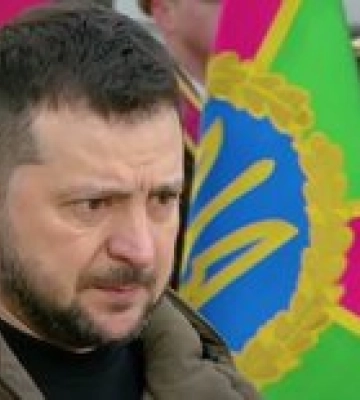 На Софийской площади в Киеве Зеленский наградил украинских защитников – видео