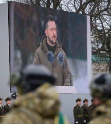 На Софійській площі в Києві вшанували хвилиною мовчання памʼять загиблих за Україну