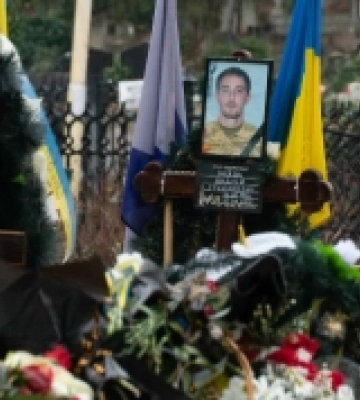 Захисники, які віддали своє життя за Україну і поховані в Ужгороді на Пагорбі Слави