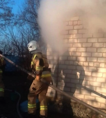 Загинула жінка: на Дніпропетровщині надзвичайники ліквідували пожежу