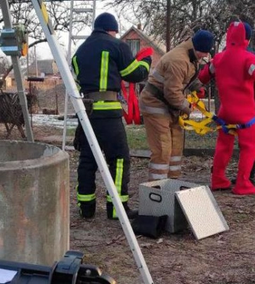 На Полтавщині бабуся втопилася у власній криниці
