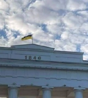 У Севастополі партизани встановили прапор України на Графській пристані