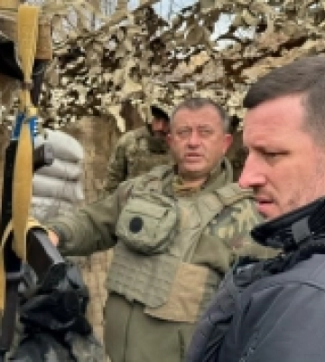 У цей день - тільки з найкращими:  Олександр Прокудін відвідав  військових