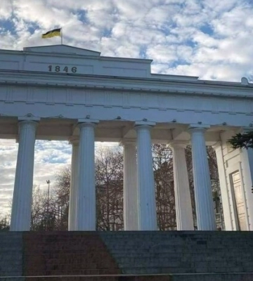 У Севастополі замайорів український прапор 