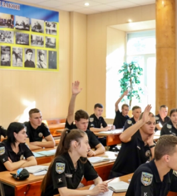 Трьох співробітників Одеського державного університету внутрішніх справ звільнено через перевищення службових повноважень