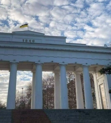 В Севастополе партизаны установили флаг Украины на Графской пристани
