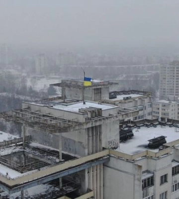 В Севастополе и Минске вывесили украинские флаги