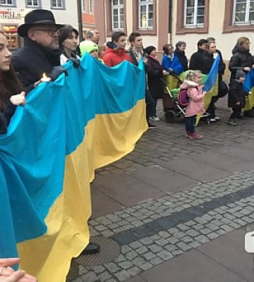 Криворіжці у Німеччині взяли участь у ході, присвяченій річниці повномасштабного вторгнення Росії