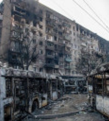 &quot;Фейерверки&quot; в Мариуполе продолжаются: снова прилет по позициям и составам оккупантов