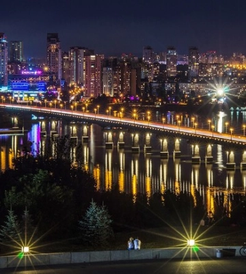 Рік тому у Києві замінували всі мости через Дніпро
