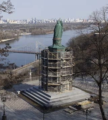 Год назад в Киеве заминировали все мосты через Днепр