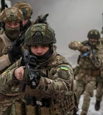 ЗСУ продовжують утримувати під контролем Бахмут. Вживаємо заходів для стабілізації лінії фронту довкола міста, - Залужний