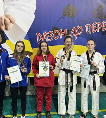 Криворізькі спортсмени вибороли 8 медалей на чемпіонаті України з тхеквондо в розділі «пумсе»