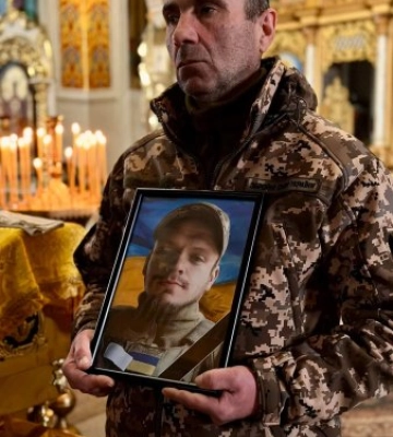Мукачево прощається з полеглим Героєм - Миколою Гуті