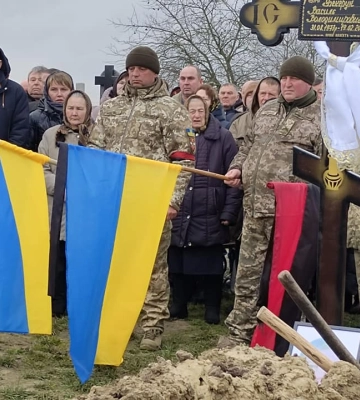 Копачівська громада попрощалася ще з одним захисником Василем Бекеруком