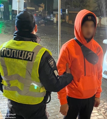 В Ужгороді затримали чоловіка, який вчинив крадіжку