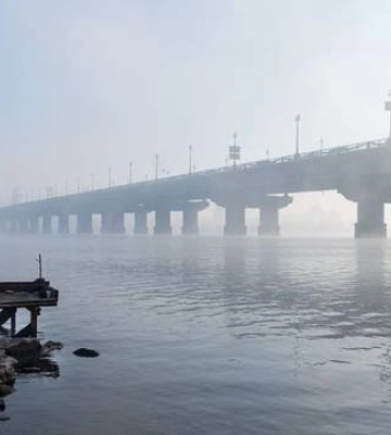 В Киеве серьезное ДТП на мосту Патона - движение затруднено: фото