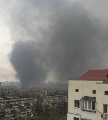 В Киеве на Подоле горит пивзавод