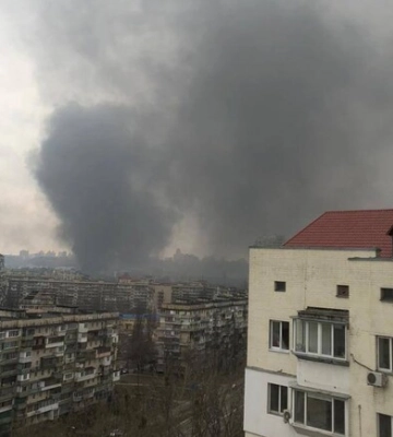 В Киеве на Подоле горят склады с лакокрасочными материалами