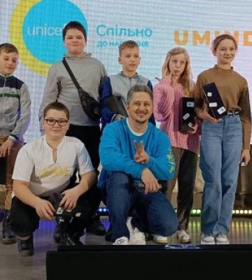 Школярів на Одещині відвідав відомий телеведучий