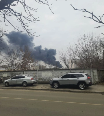 На Подолі в Києві — велика пожежа (, )