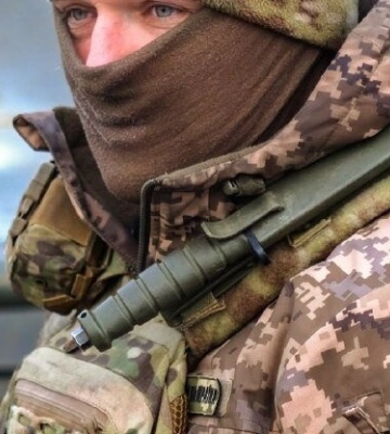 Ворожі штурми на Бахмутському напрямку відбуваються майже цілодобово: історії Героїв України