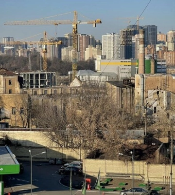 На Деміївці розбирають будівлі колишнього пивзаводу Шульца