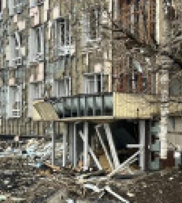 Авдеевка под шквальным огнем рашистов: снаряды и ракеты прилетали по жилым кварталам и промзоне