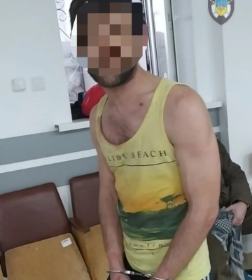 У Вараші нетверезий відвідувач кафе відмовився оплачувати замовлення і погрожував викрасти працівницю закладу