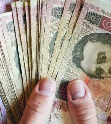 Допомога до 100 тисяч гривень: хто з українців зможе її отримати