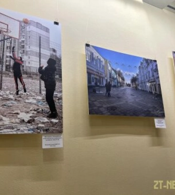 У Домі української культури презентували виставку «Спалах миті» фотохудожника Леоніда Шевчука