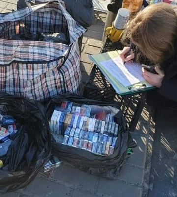 Рівнян просять повідомляти про тих, хто незаконно торгує цигарками та горілкою