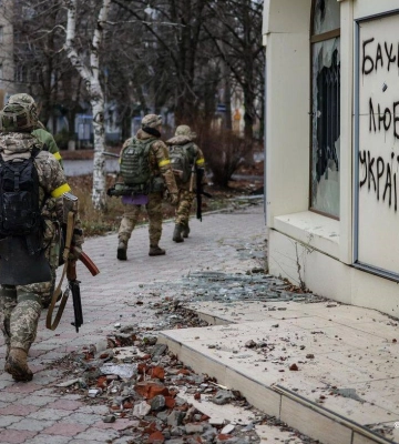 В Офісі президента розповіли, чи залишають українські війська Бахмут