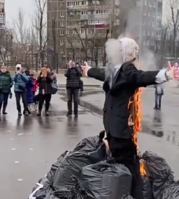 У Дніпрі у сквері спалили &quot;Путіна&quot; (відео)