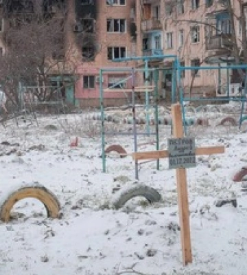 Свалка металлолома и кладбище: военные показали, как выглядит поле боя под Угледаром (Видео)