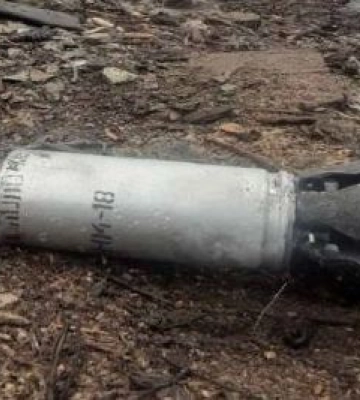 Снаряд влучив у подвірʼя житлового будинку. Армія РФ обстріляла Херсонщину з артилерії