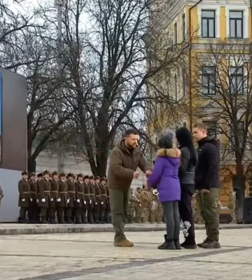 Зеленський вручив орден «Золота Зірка» родині загиблого Сергія Сови з Дніпропетровщині