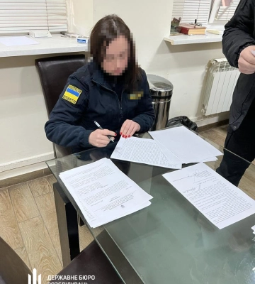 Нібито порожні фури завозять контрабанду: на Львівщині звинувачують інспекторку митниці