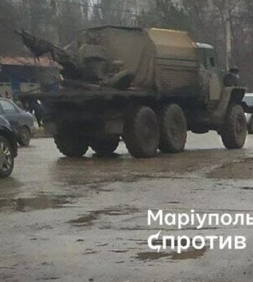 Оккупанты изменили направление движения военной техники через Мариуполь, - Андрющенко